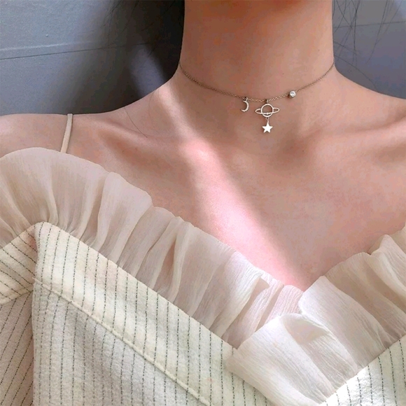 ๐โจ 925 Space Girl Necklace - Picture 2 of 4